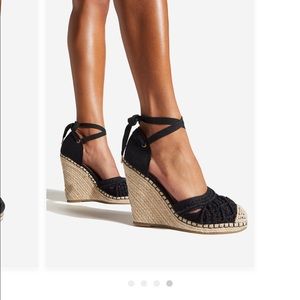 Nib Connie Wedge in black & cream closed toe Sz 10
